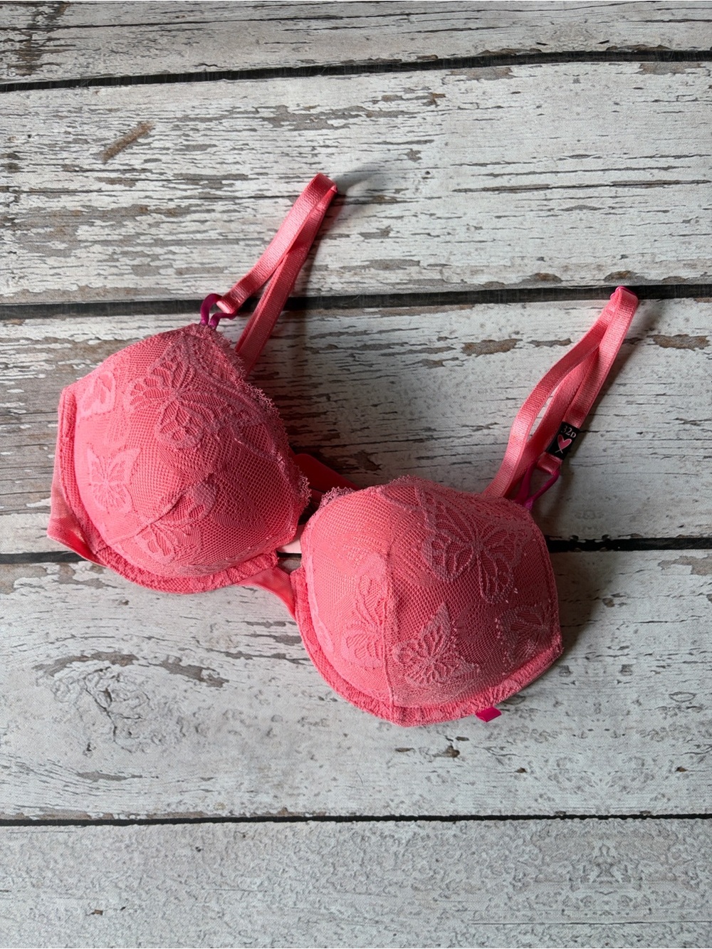 Victoria’s Secret Women's Coral Pink Lace Push-Up Bra - Sz 32D